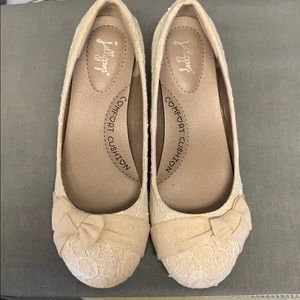 Jellypop sz.8.5M Cream Ivory Lace Shoe